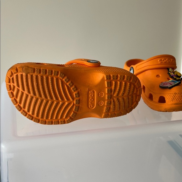 Size 11 kids Spongebob CROCS - Picture 2 of 3